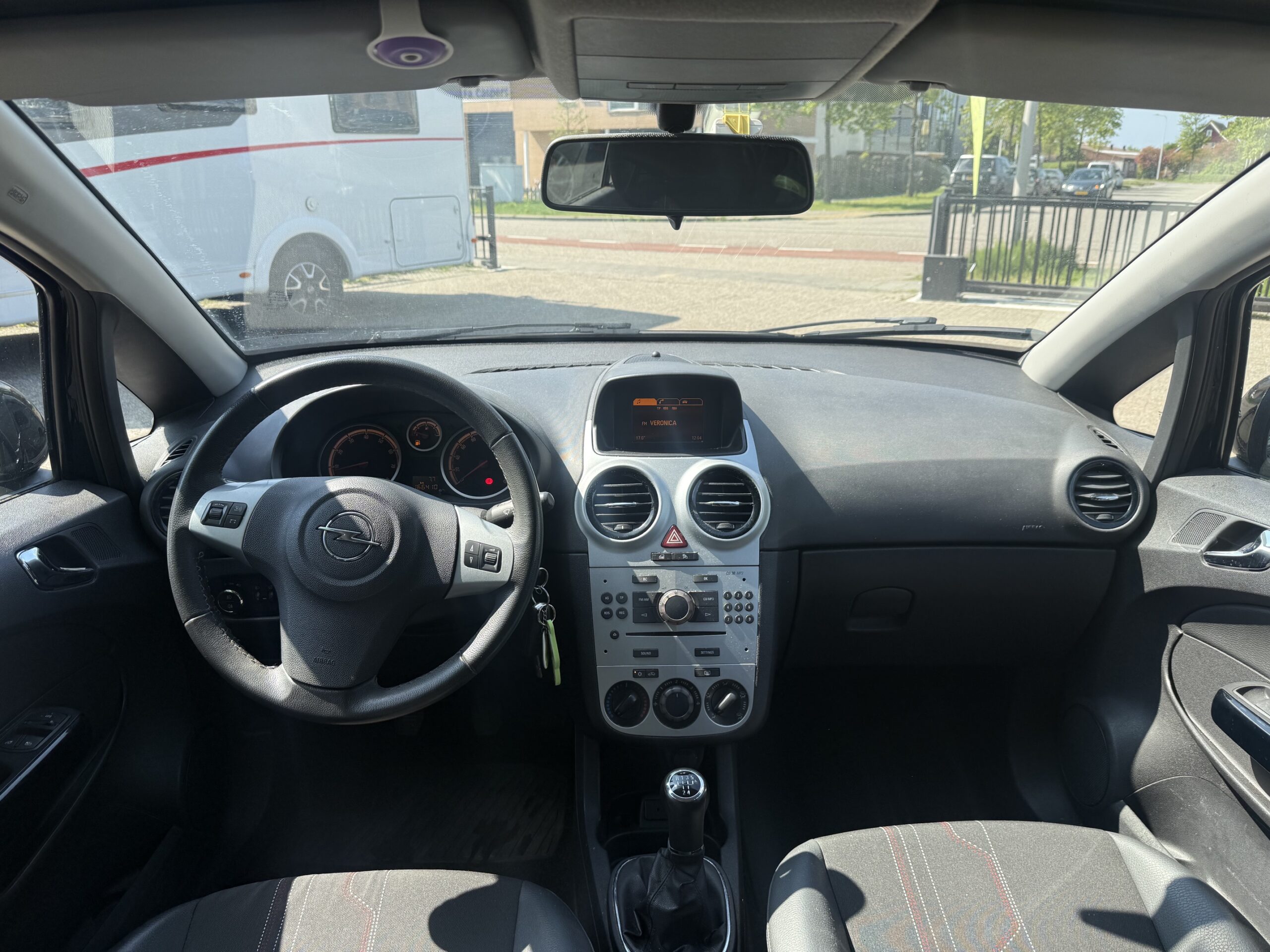 Opel Corsa 1.2 16V 5D 2012 Zwart, Airco, Cruise