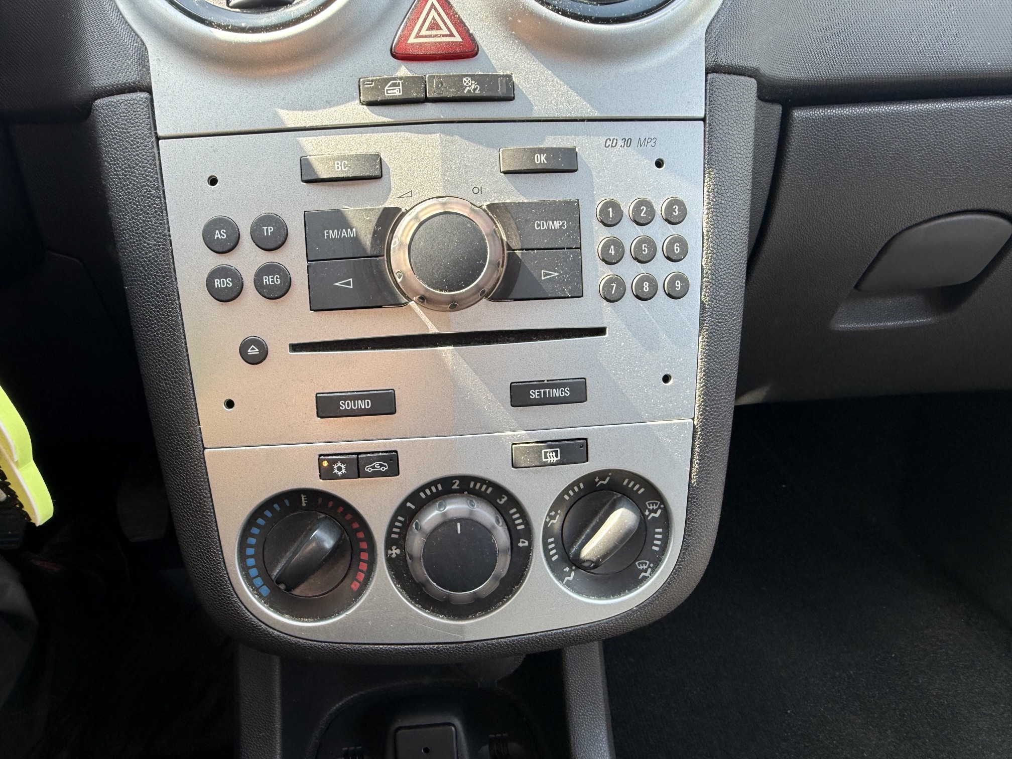 Opel Corsa 1.2 16V 5D 2012 Zwart, Airco, Cruise